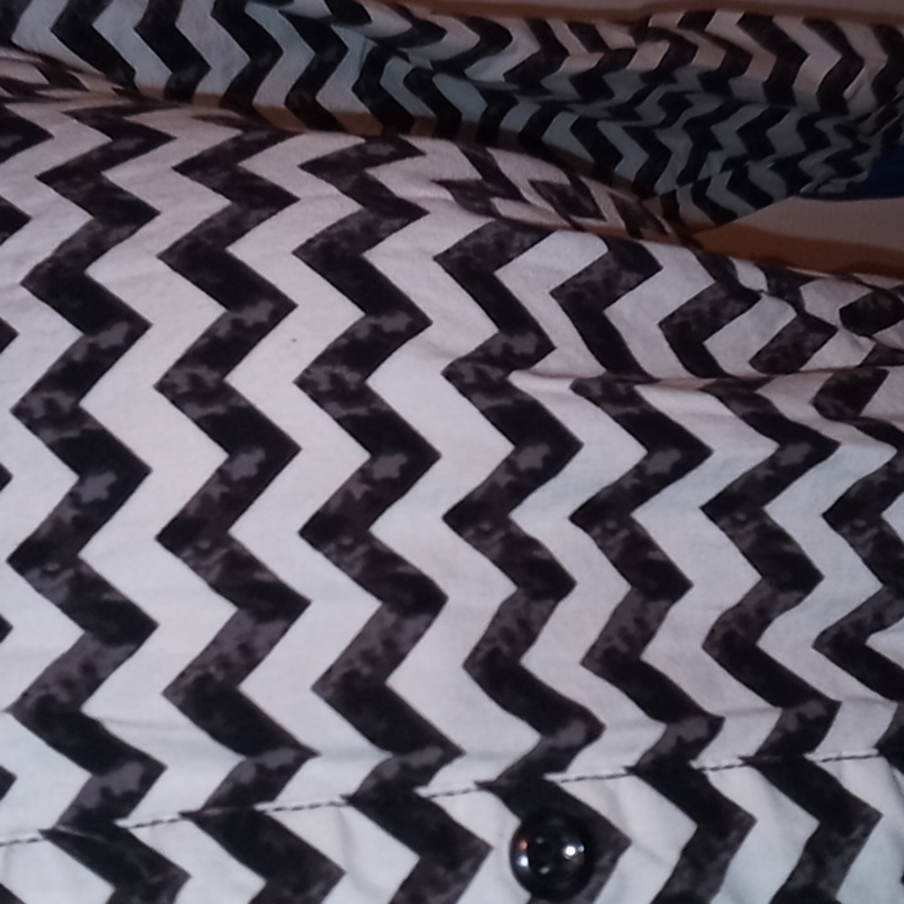 Patterned Blouse - Picture 5 of 8